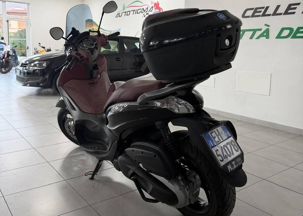 Piaggio Beverly 350 SportTouring ie ABS (2011 - 17) (5)