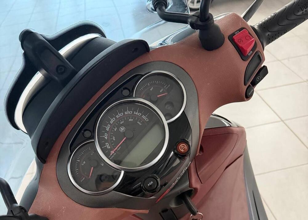 Piaggio Beverly 350 SportTouring ie ABS (2011 - 17) (6)