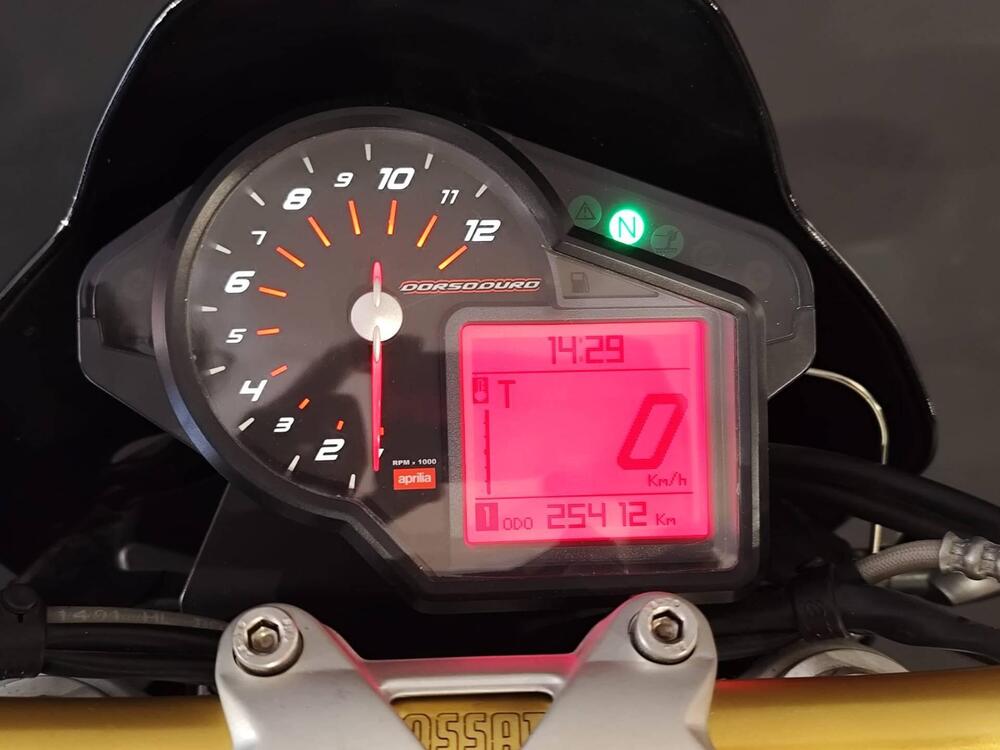 Aprilia Dorsoduro 750 (2009 - 14) (5)