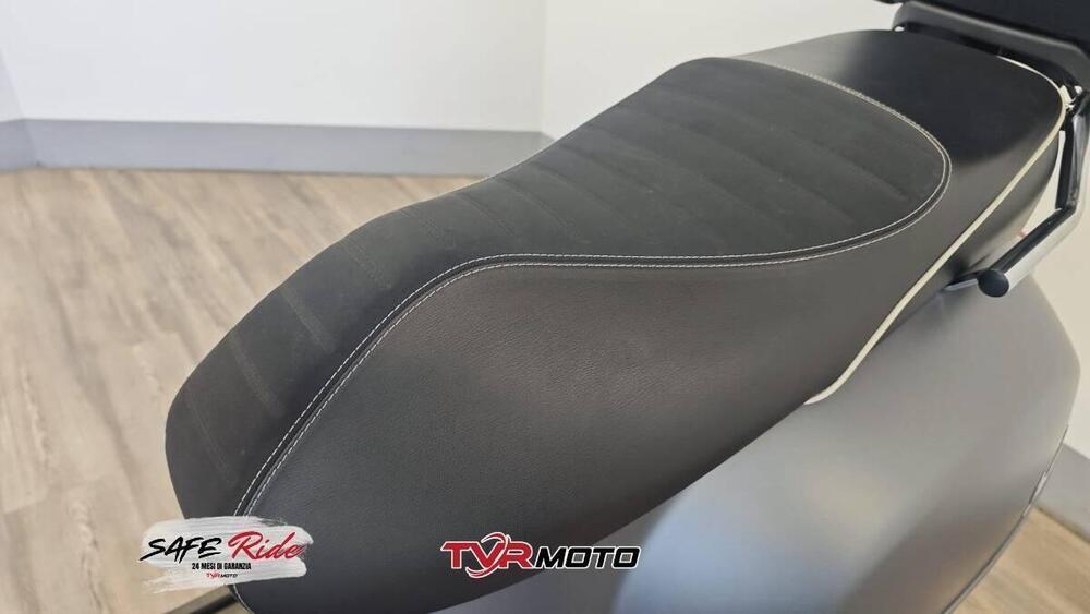 Vespa GTS 300 Super Sport Hpe (2019) (8)