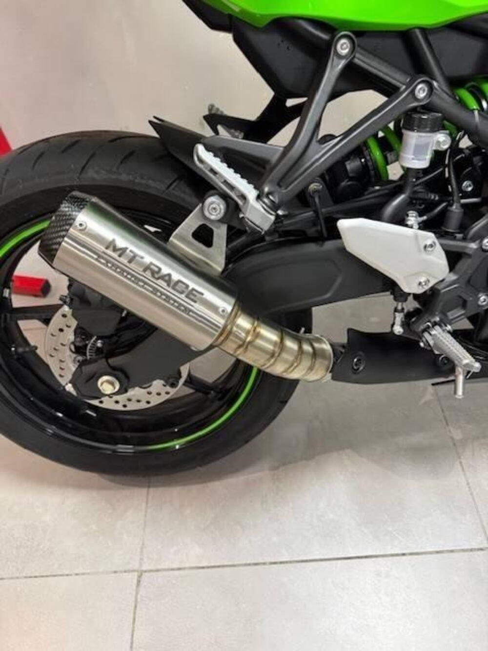 Kawasaki Ninja ZX-4RR (2024 - 26) (6)