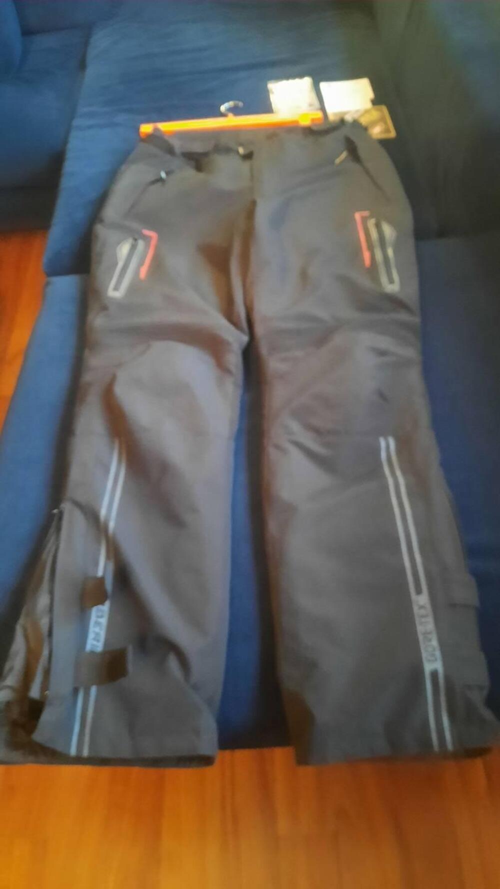 Giacca e pantaloni moto in Goretex laminato Bering (4)