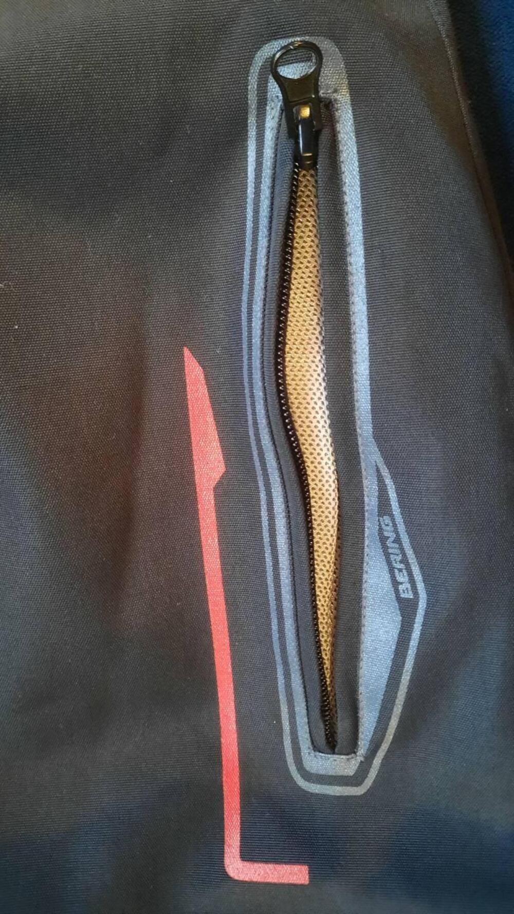 Giacca e pantaloni moto in Goretex laminato Bering (8)