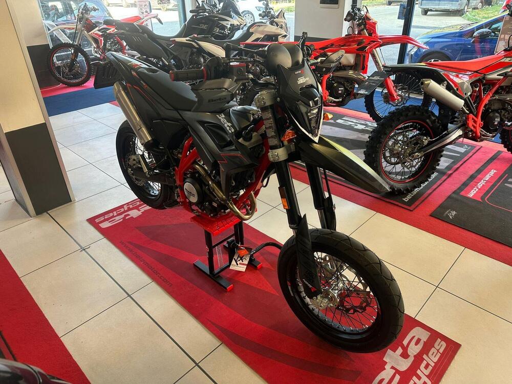 Betamotor RR 125 4T Motard R (2025 - 26) (3)