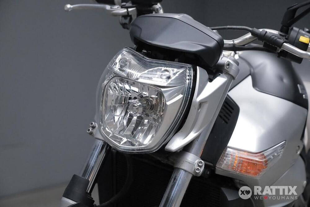 Suzuki GSR 600 (2006 - 11) (6)