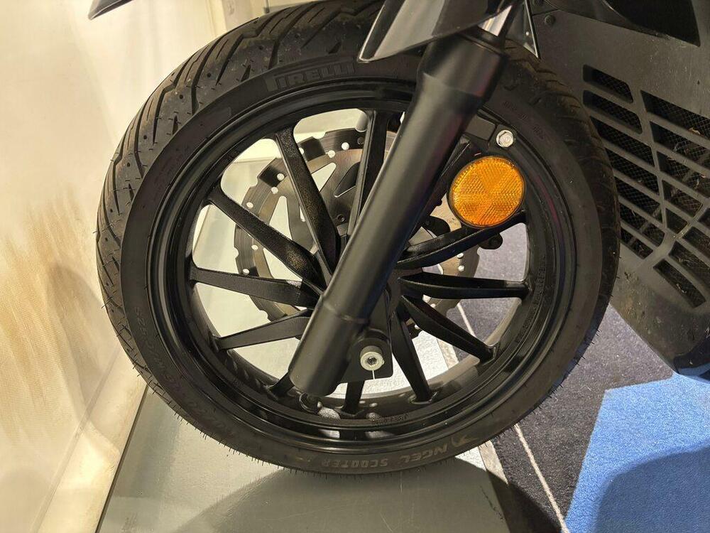 Kymco Agility 300i (2021 - 25) (9)