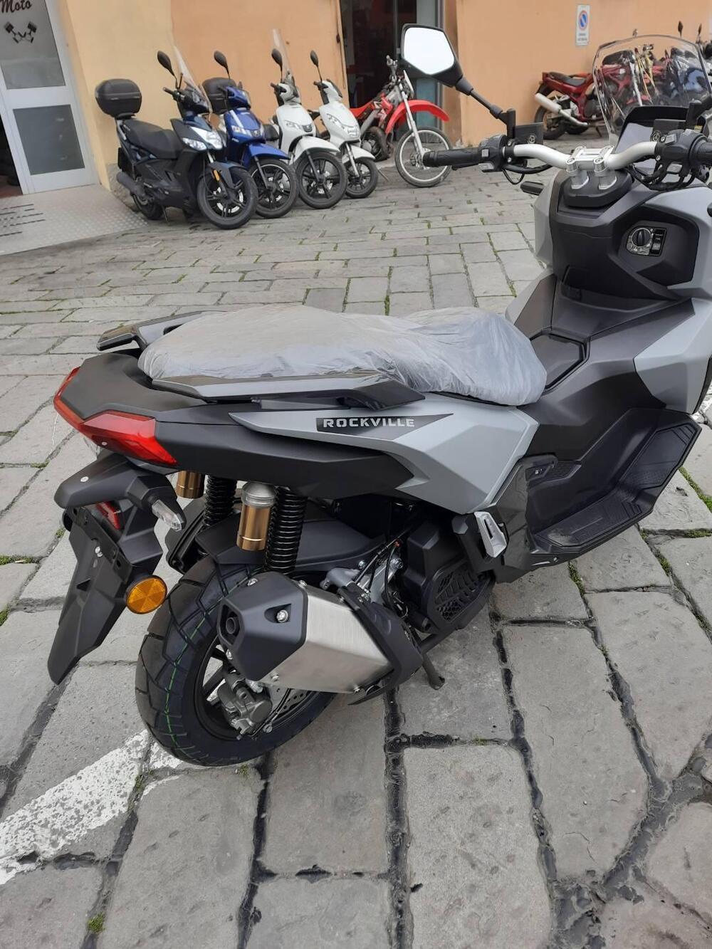 Um Italia Rockville 125 (2025 - 26) (4)