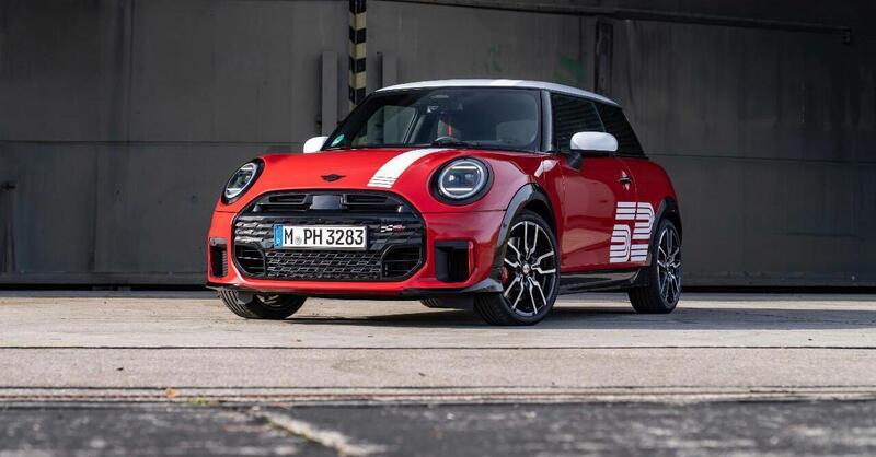 Mini 1965 Victory Edition: l&rsquo;omaggio alla vittoria storica al Rally di Monte Carlo ritorna sulle strade