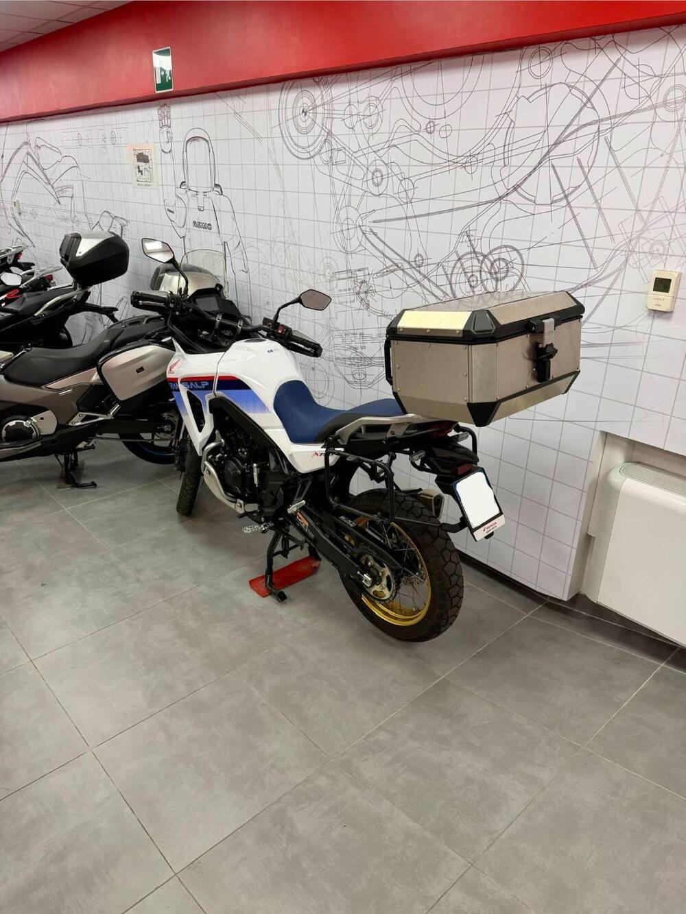 Honda Transalp XL750 (2023 - 24) (2)