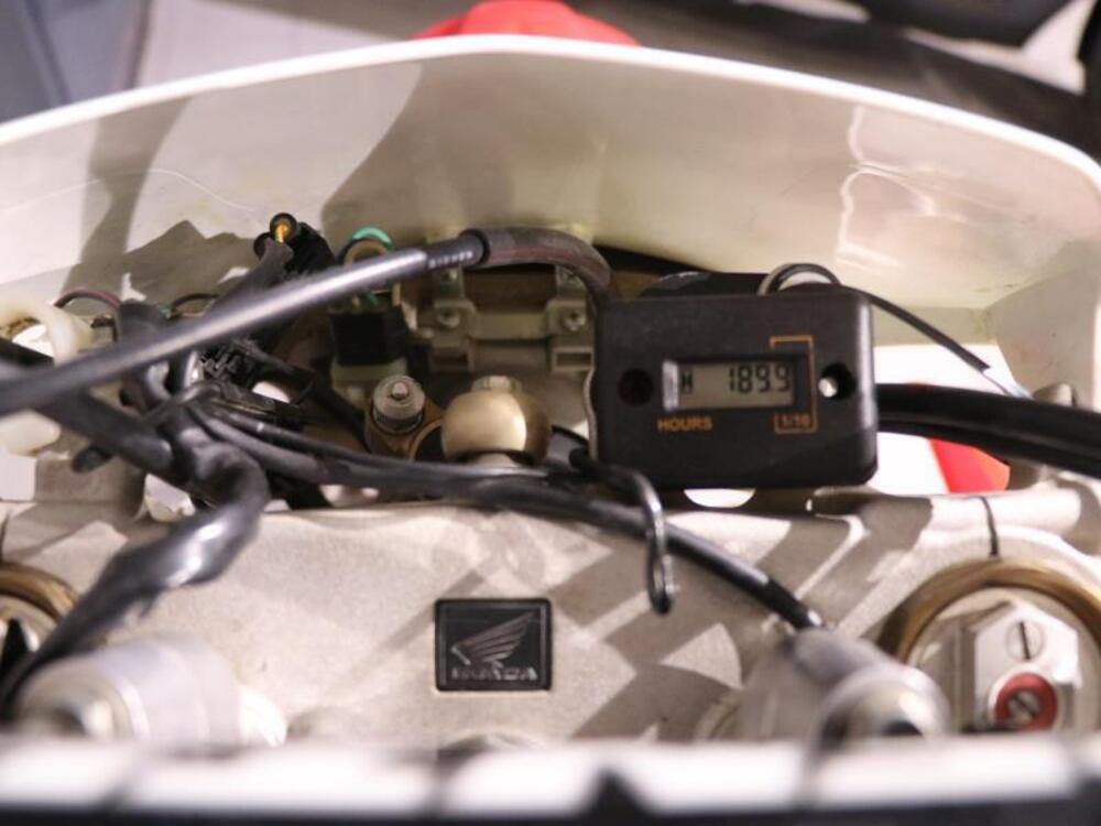 Honda CRF 450R (2010 - 11) (6)