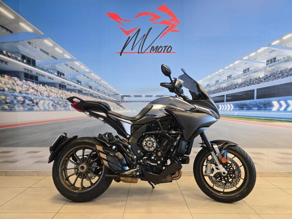 MV Agusta Turismo Veloce 800 Lusso SCS (2021 - 26) (2)