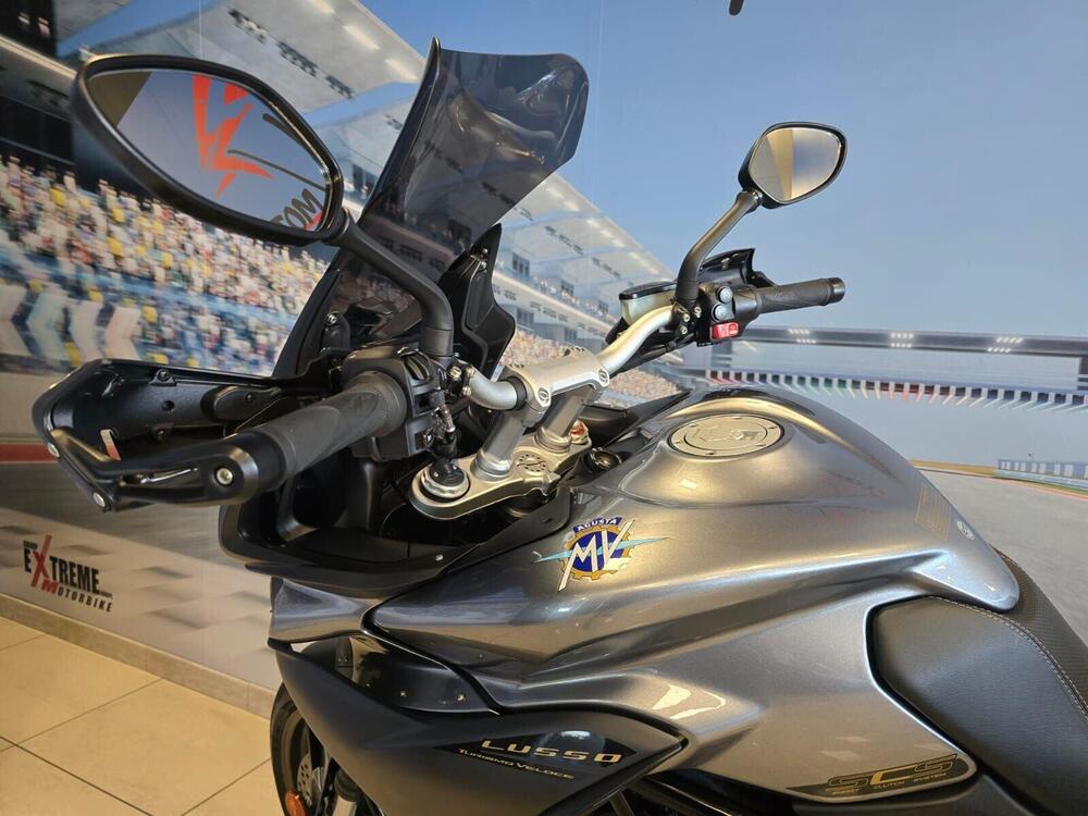 MV Agusta Turismo Veloce 800 Lusso SCS (2021 - 26) (11)