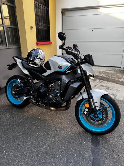Yamaha MT-09 (2024 - 26) usata
