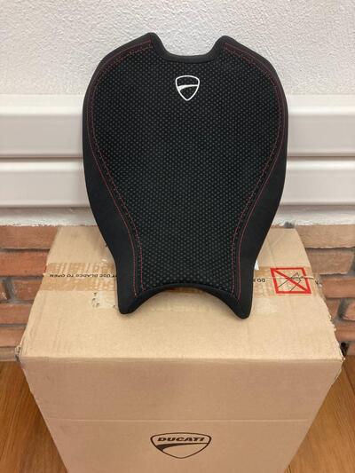 SELLA BASSA PILOTA PER DUCATI STREETFIGHTER V2