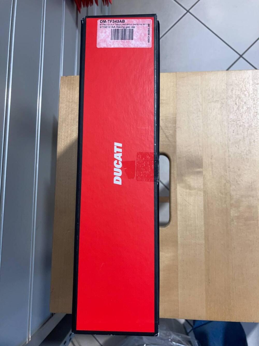 TAPPO SERBATOIO RIZOMA PER DUCATI DIAVEL 1260 (2)