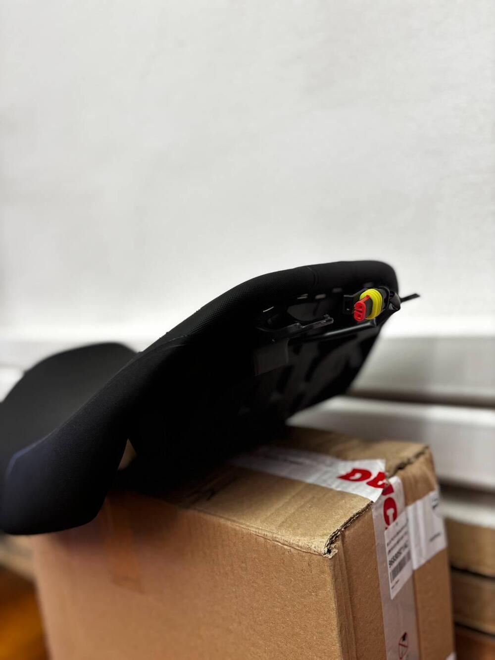 SELLA PILOTA BASSA RISCALDATA PER DUCATI MULTISTRA (2)