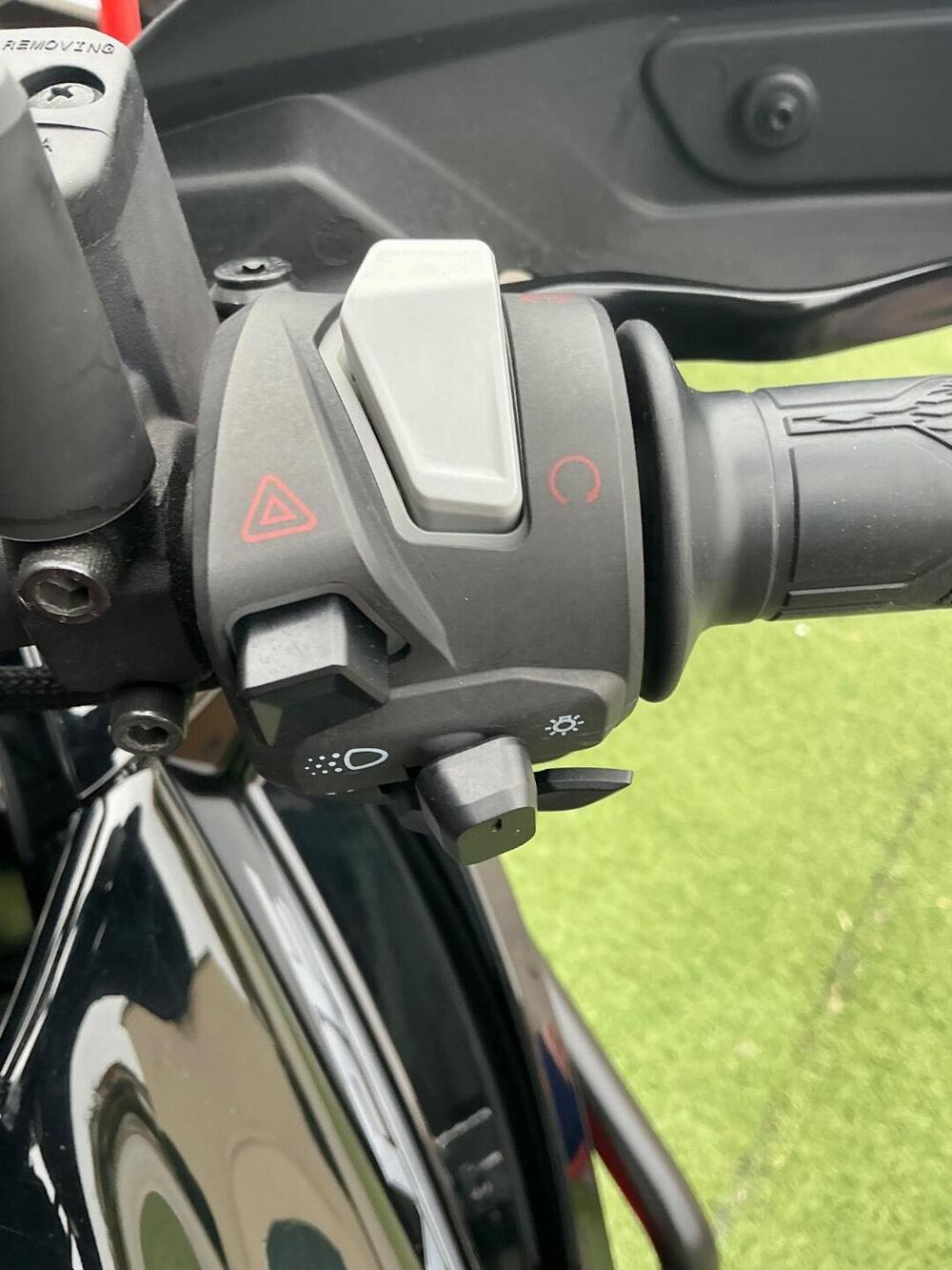 Moto Morini X-Cape 650 (2021 - 26) (14)