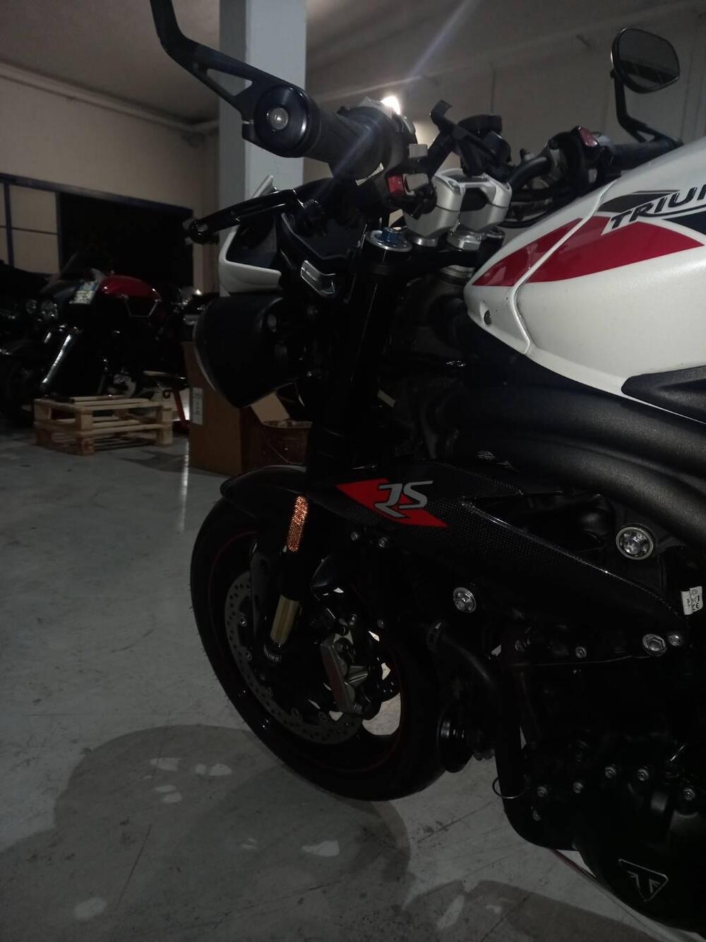 Triumph Speed Triple 1050 S (2018 - 20) (4)