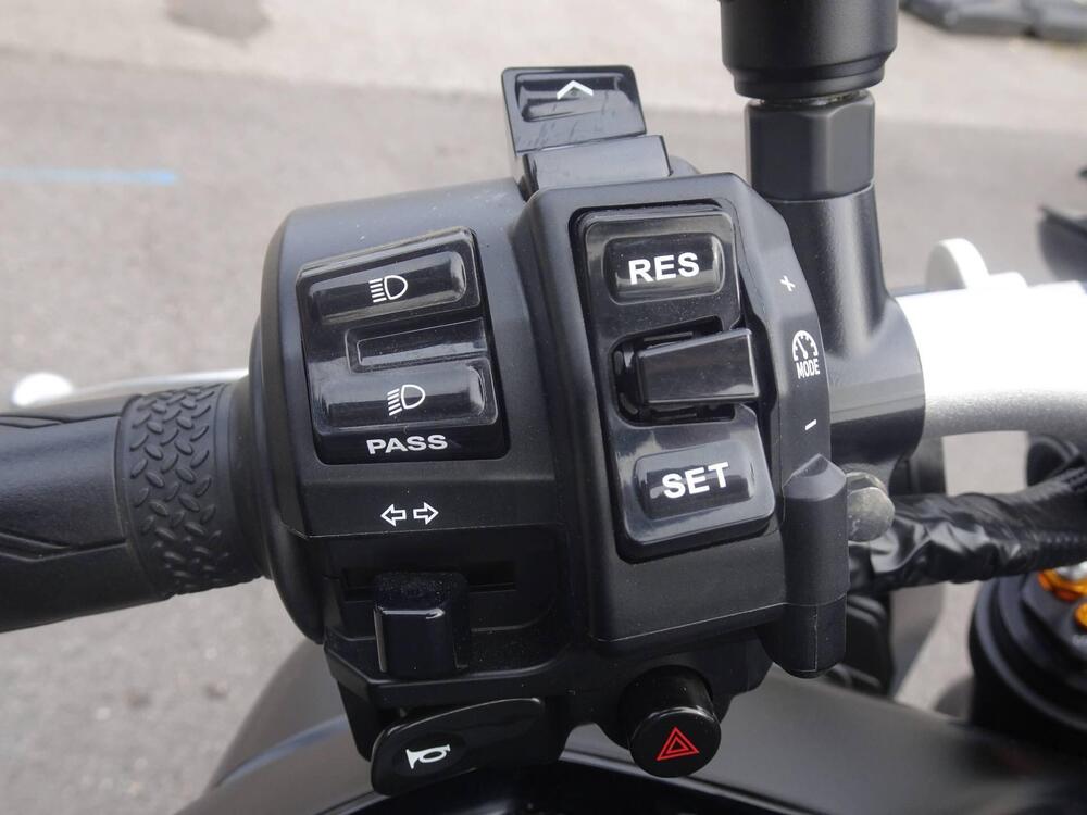 Yamaha MT-10 (2022 - 26) (17)