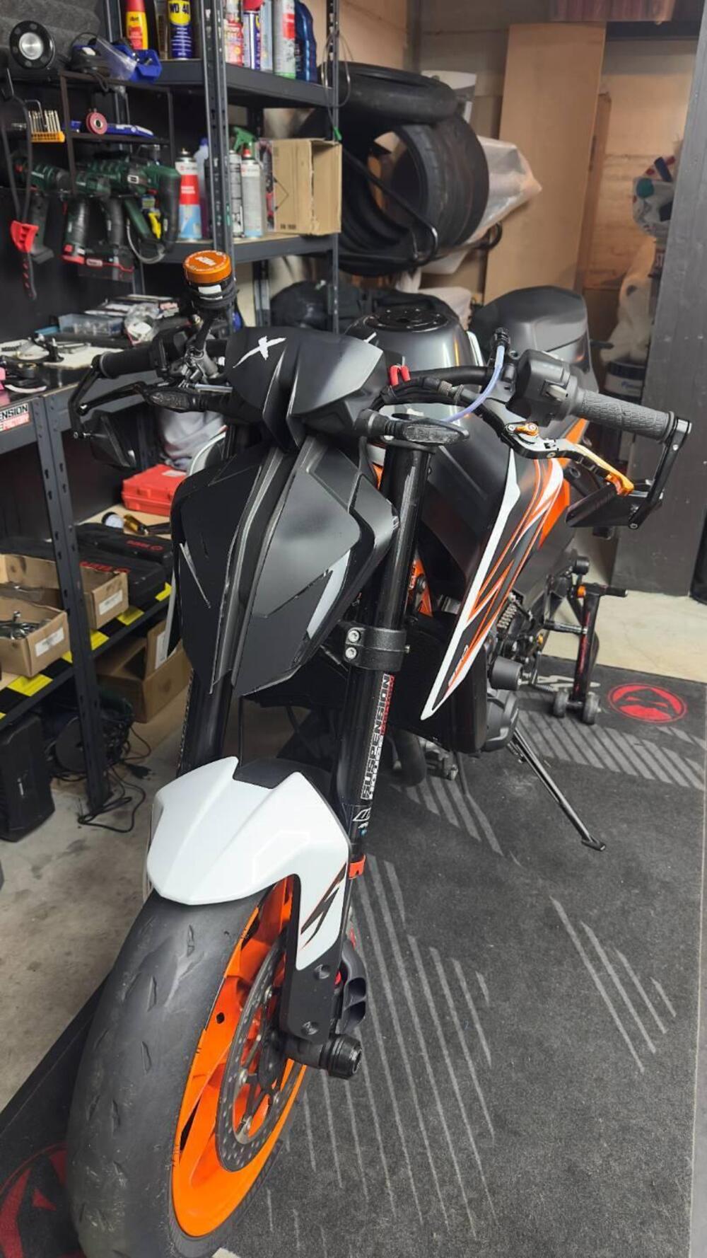 KTM 890 Duke R (2021) (7)