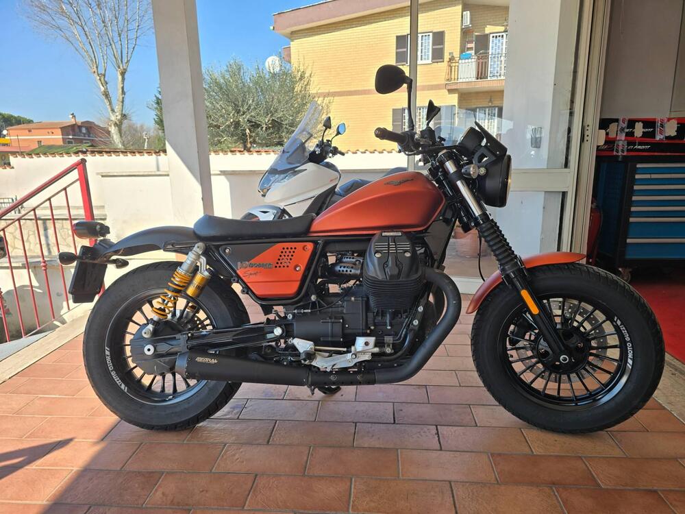Moto Guzzi V9 Bobber Sport (2019 - 20) (3)