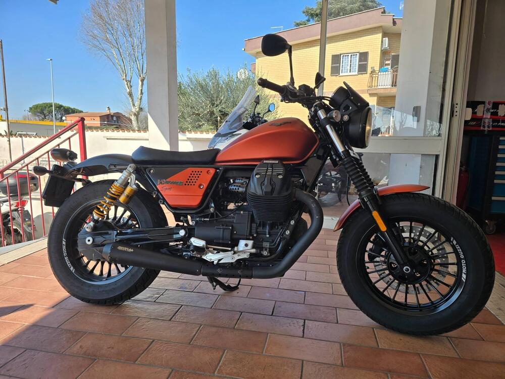 Moto Guzzi V9 Bobber Sport (2019 - 20)