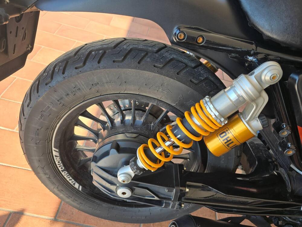 Moto Guzzi V9 Bobber Sport (2019 - 20) (9)