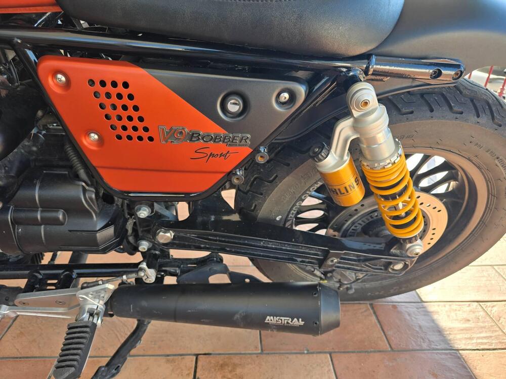 Moto Guzzi V9 Bobber Sport (2019 - 20) (7)