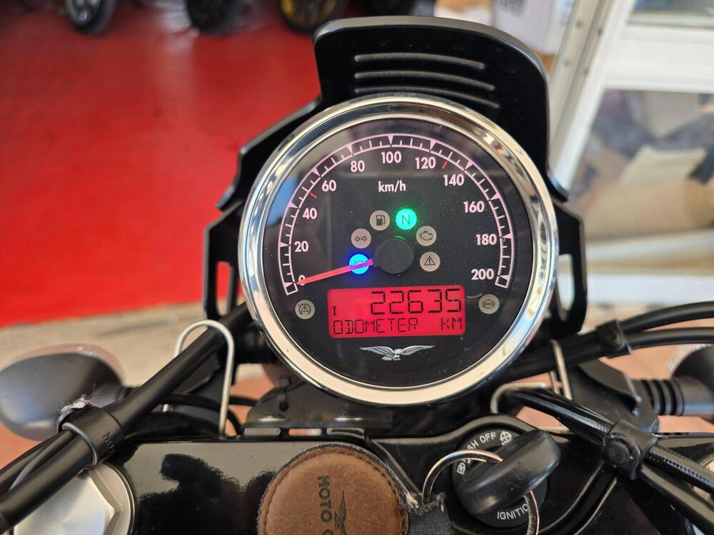 Moto Guzzi V9 Bobber Sport (2019 - 20) (11)