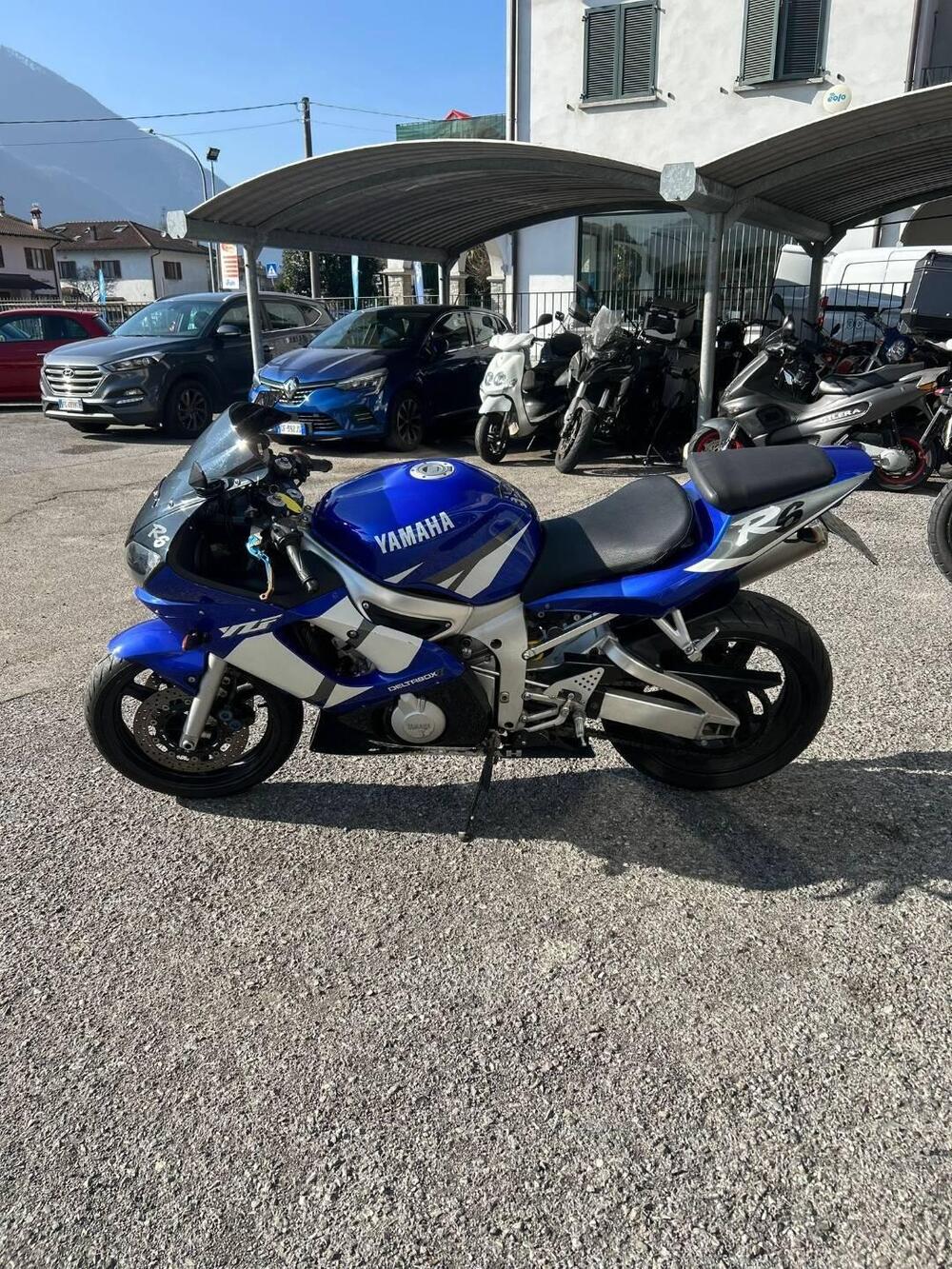 Yamaha YZF R6 (2001 - 02) (3)