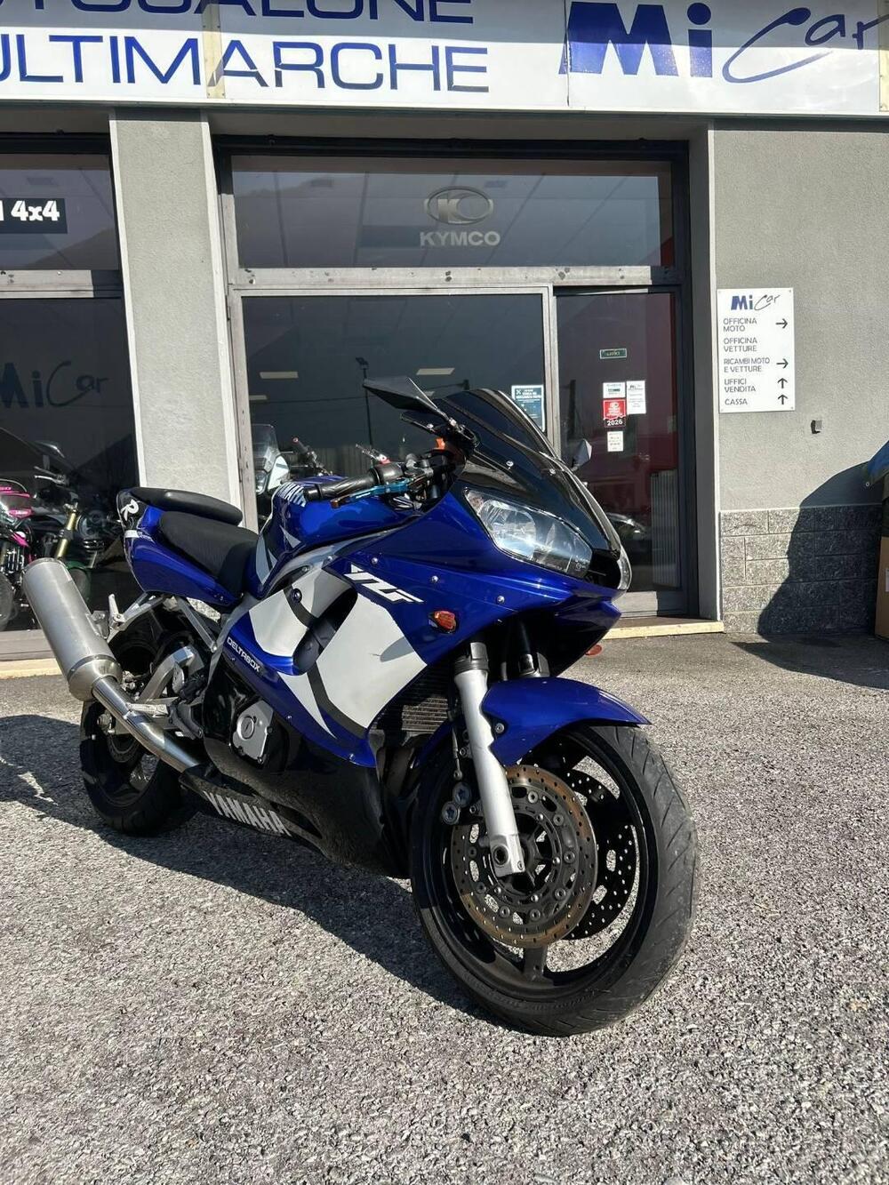 Yamaha YZF R6 (2001 - 02)