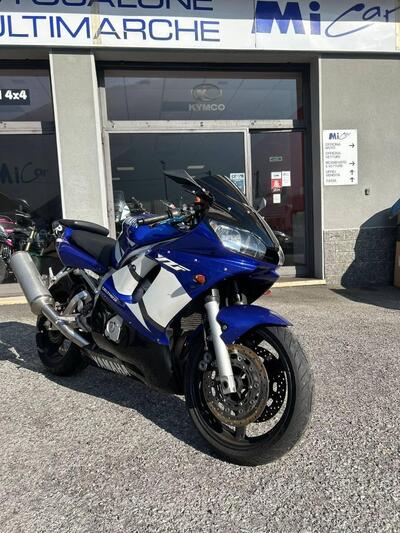 Yamaha YZF R6 (2001 - 02) usata