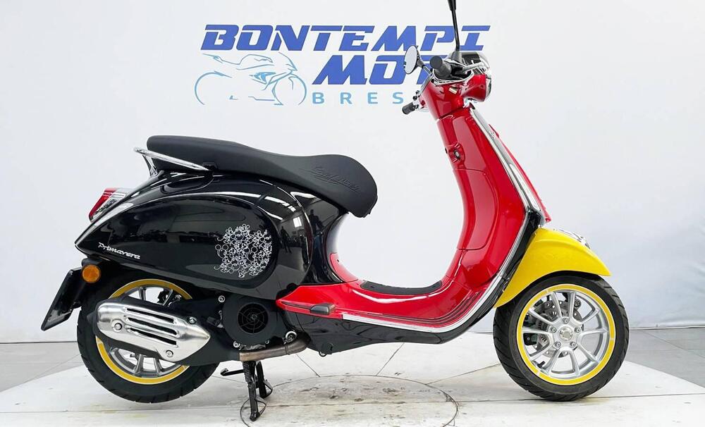 Vespa Primavera 125 Disney Mickey Mouse Edition by Vespa (2023 - 24)