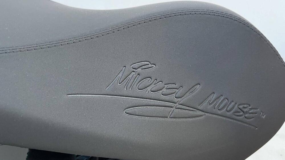 Vespa Primavera 125 Disney Mickey Mouse Edition by Vespa (2023 - 24) (13)