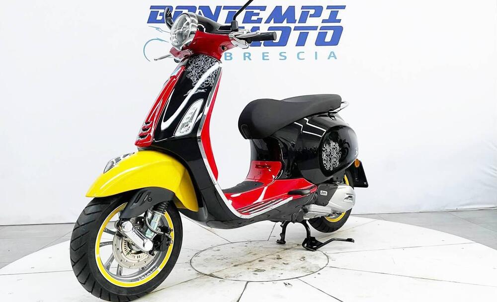 Vespa Primavera 125 Disney Mickey Mouse Edition by Vespa (2023 - 24) (18)