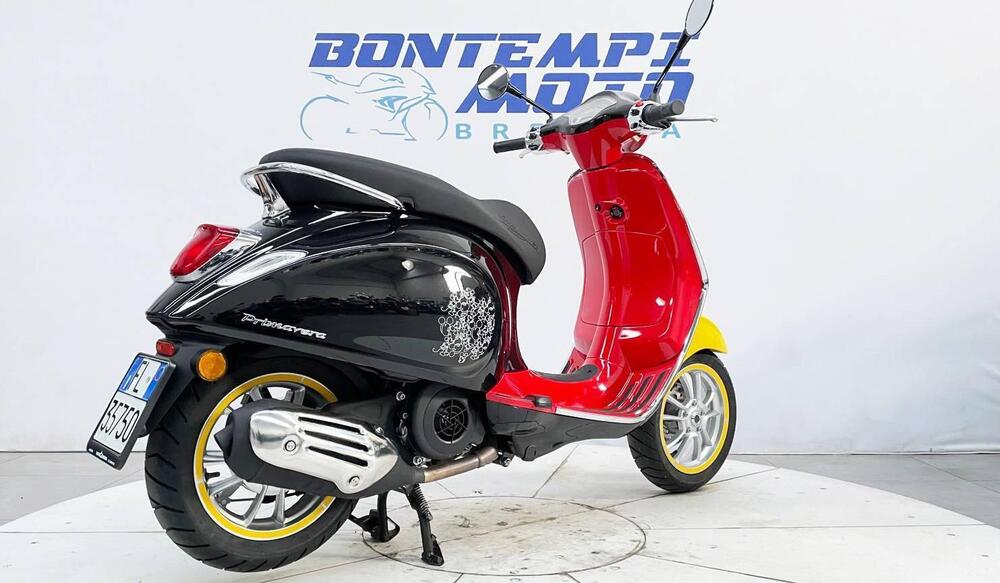 Vespa Primavera 125 Disney Mickey Mouse Edition by Vespa (2023 - 24) (17)
