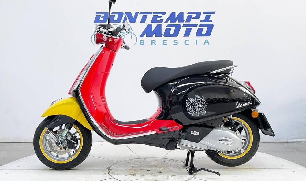 Vespa Primavera 125 Disney Mickey Mouse Edition by Vespa (2023 - 24) (2)