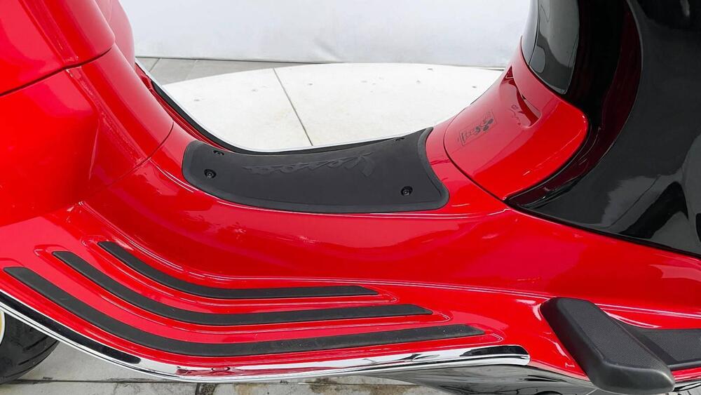 Vespa Primavera 125 Disney Mickey Mouse Edition by Vespa (2023 - 24) (7)