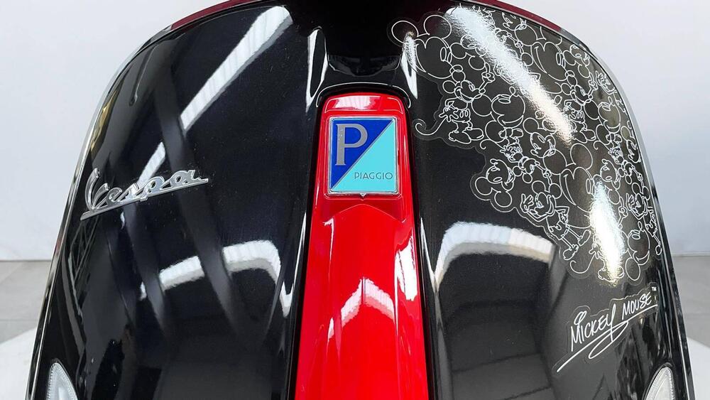 Vespa Primavera 125 Disney Mickey Mouse Edition by Vespa (2023 - 24) (12)