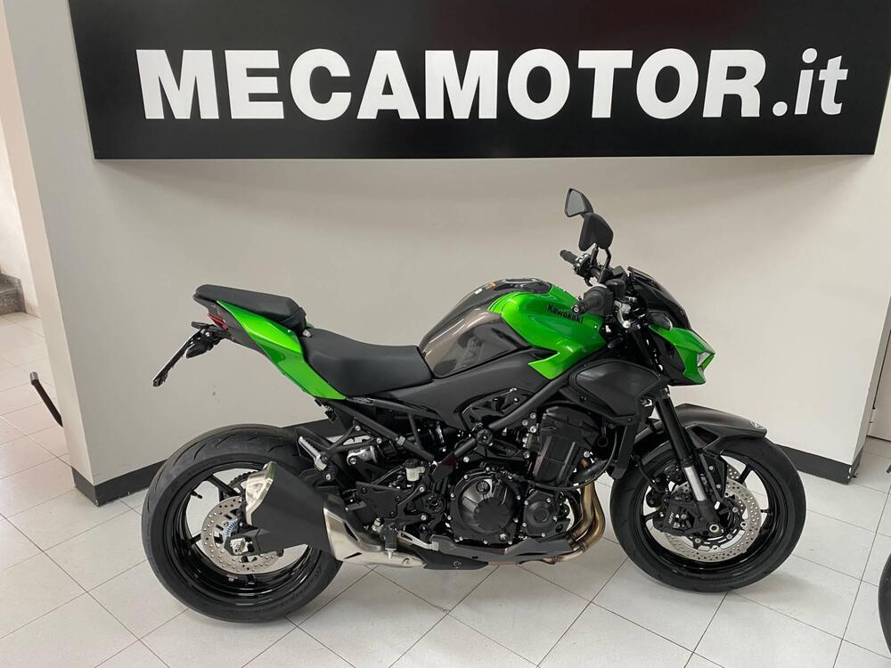 Kawasaki Z 900 (2025 - 26) (2)