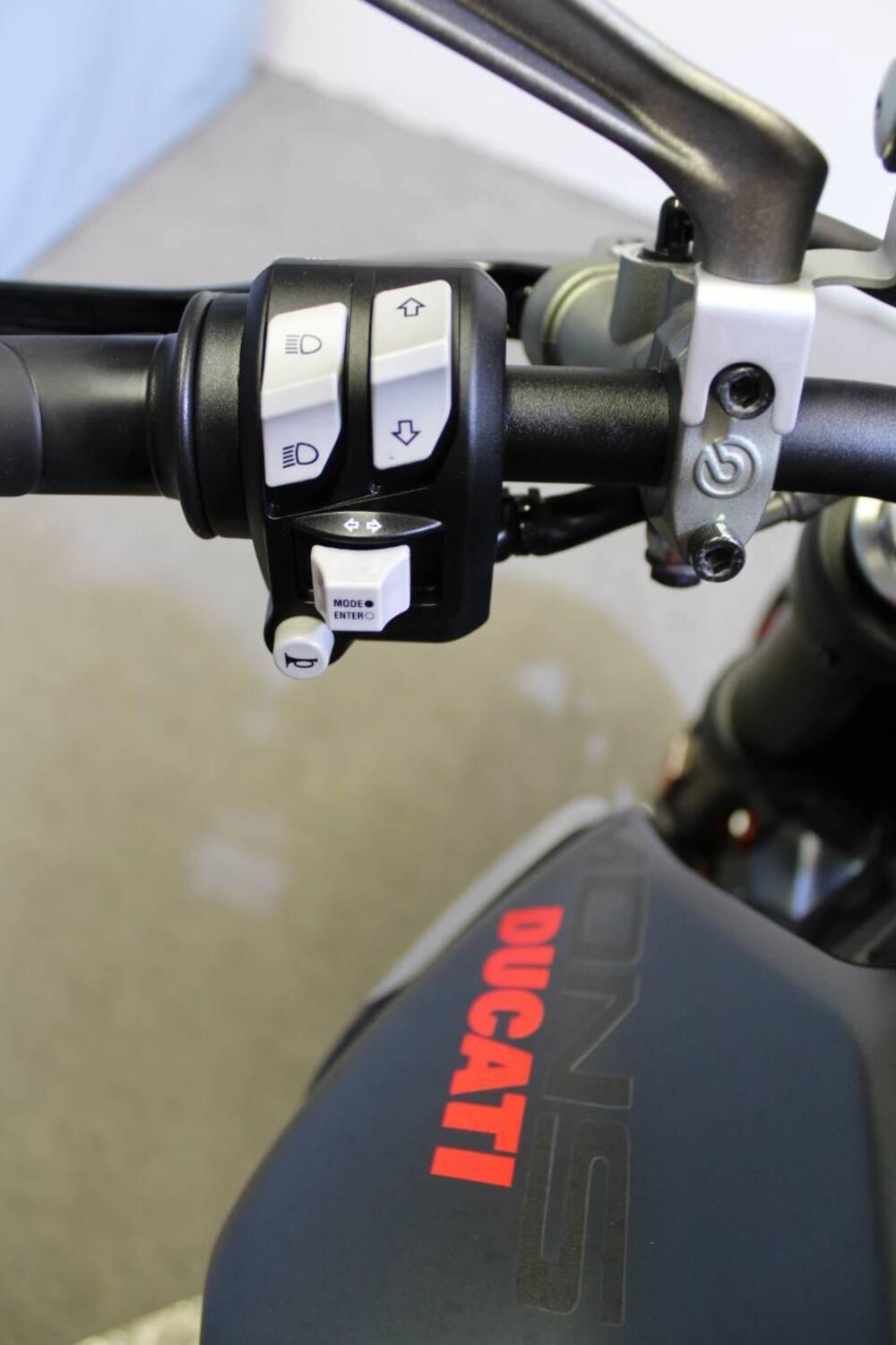 Ducati Monster 937 + (2021 - 25) (8)