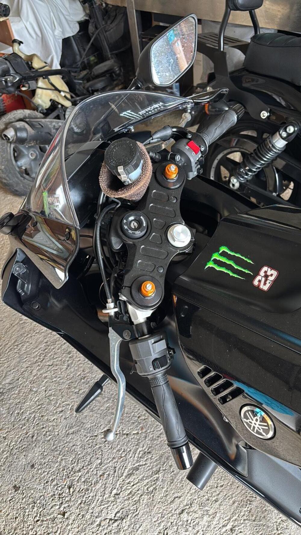 Yamaha YZF R7 (2021 - 25) (9)