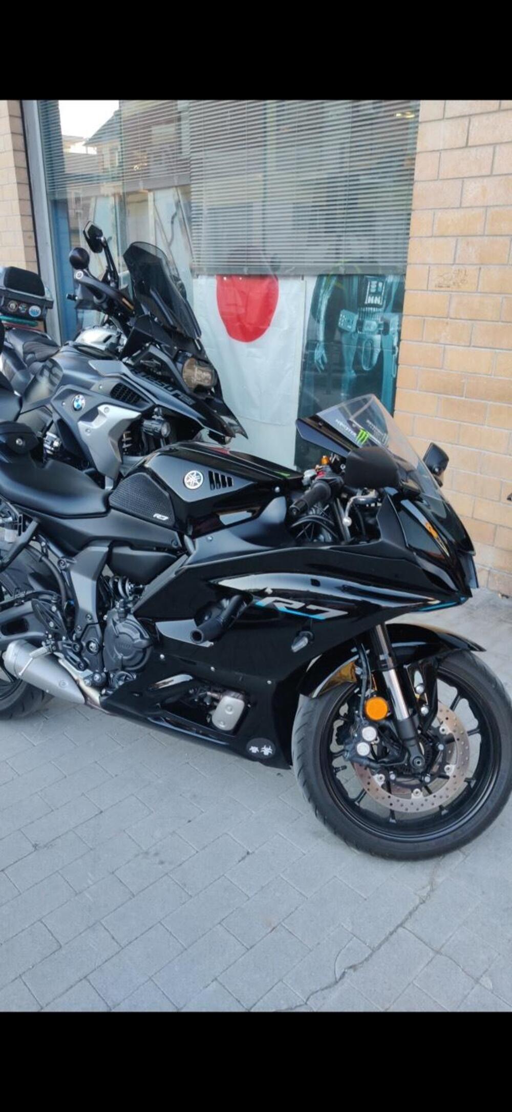 Yamaha YZF R7 (2021 - 25) (4)