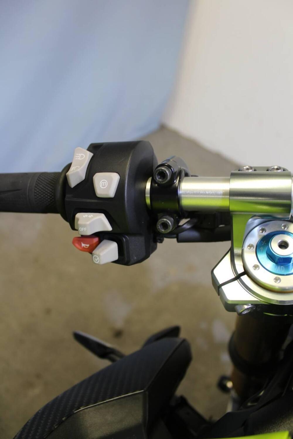 Triumph Street Triple 765 Moto2 Edition (2023 - 24) (11)