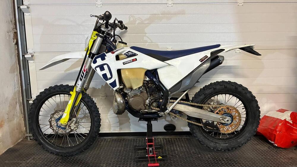 Husqvarna TE 300i (2020) (2)