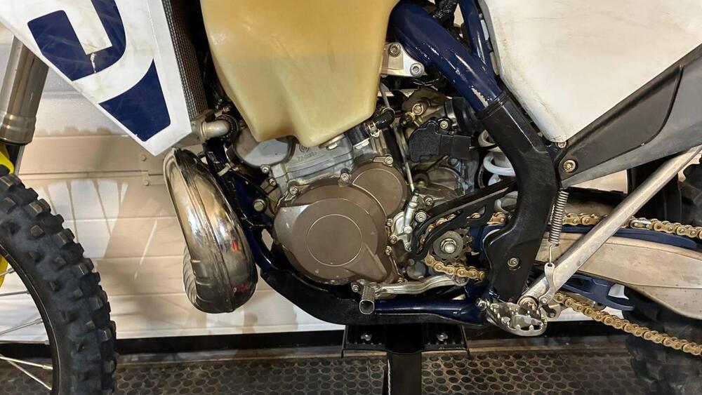 Husqvarna TE 300i (2020) (3)