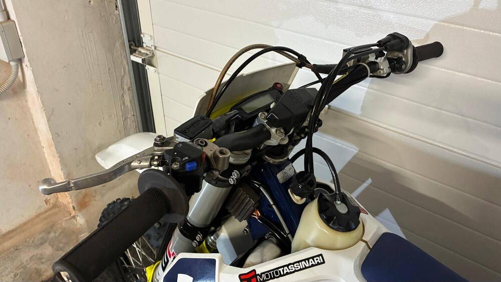 Husqvarna TE 300i (2020) (6)