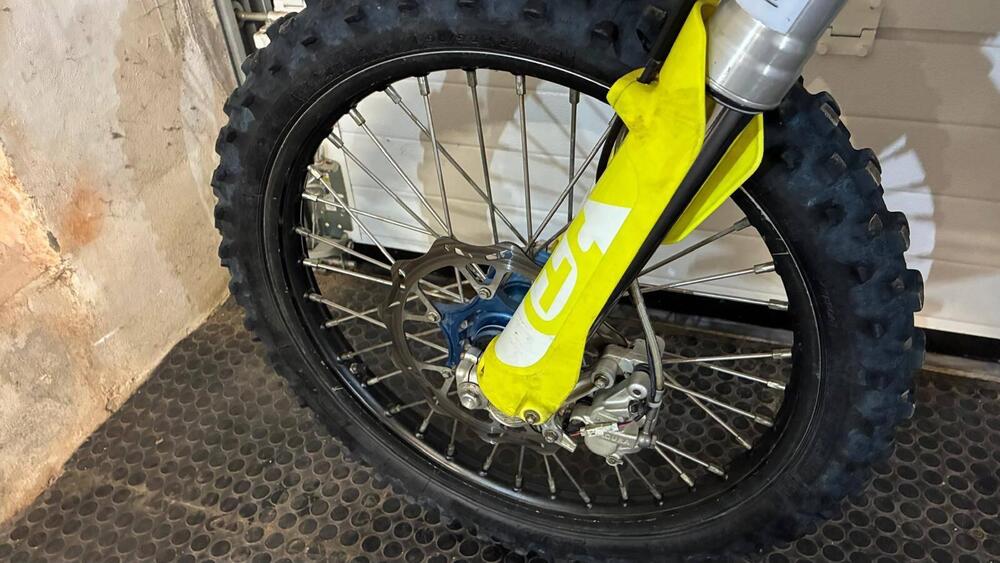 Husqvarna TE 300i (2020) (15)