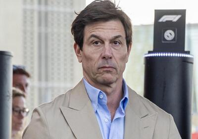 F1 2026, Mercedes messa all’angolo: svolta sul caso motori, gli avversari forzano la mano in Commissione