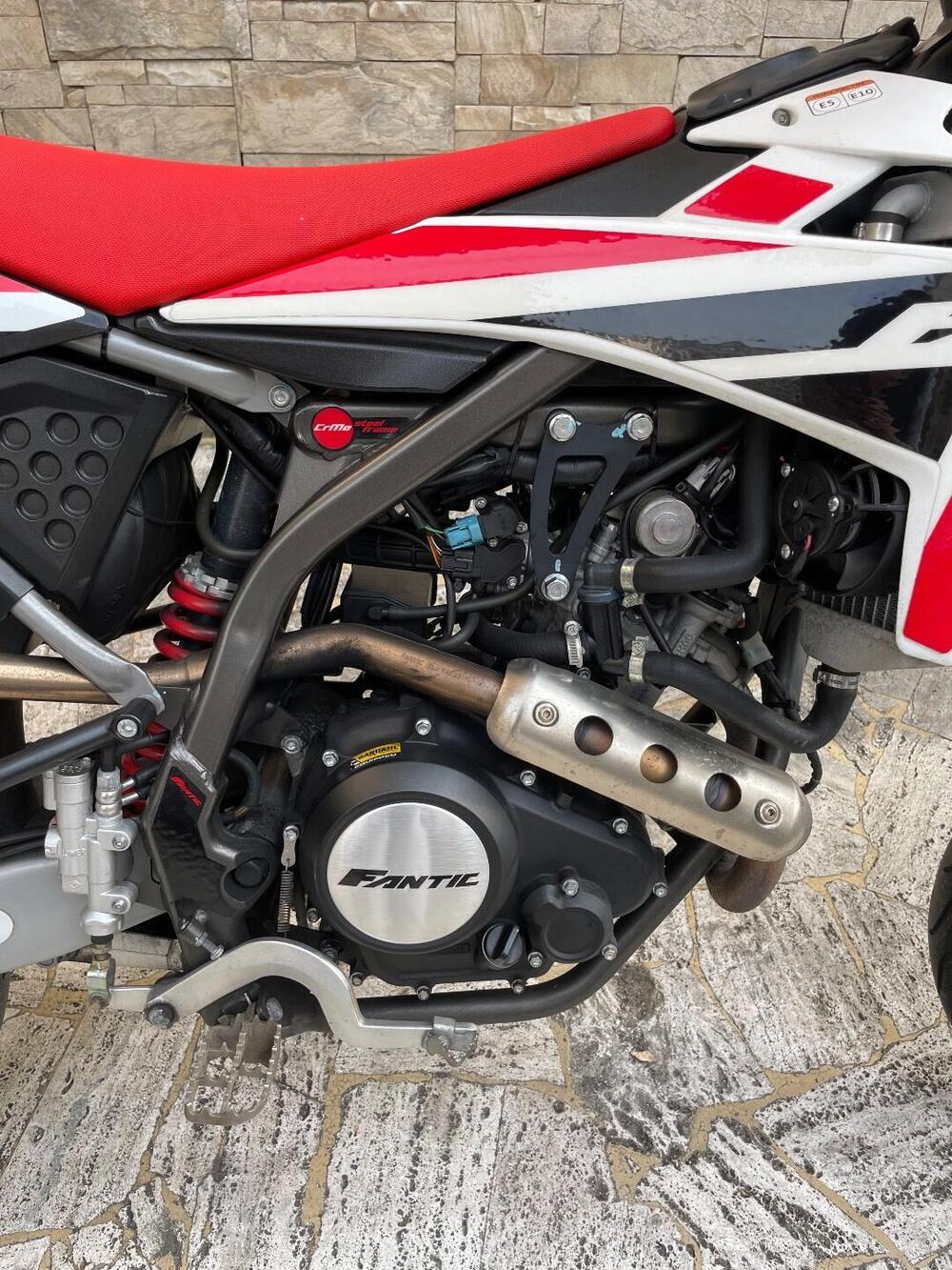 Fantic Motor XMF 125 Motard Performance 4t (2021 - 22) (6)